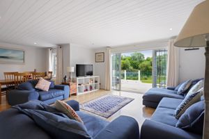 Living area- click for photo gallery